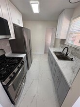 13 Parkview Pl in Malverne, NY - Building Photo - Building Photo