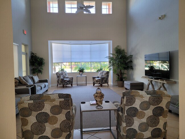 6361 Aragon Way, Unit 208 in Ft. Myers, FL - Building Photo - Building Photo