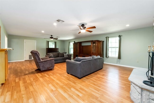 property at 5618 Avenue M 1/2
