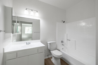 Archview Apartments in Studio City, CA - Building Photo - Interior Photo