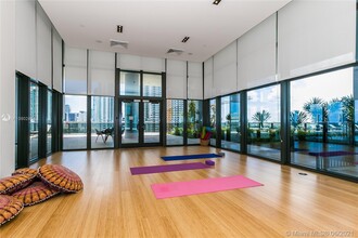 1600 SW 1st Ave, Unit 1008 in Miami, FL - Foto de edificio - Building Photo