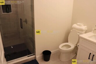 32 Perthshire Rd, Unit 34 in Boston, MA - Foto de edificio - Building Photo