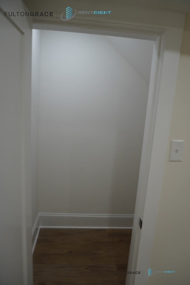 property at 4636 N Hamilton Ave