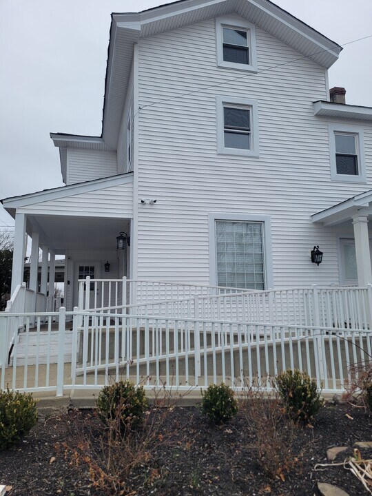 200 E Union Ave, Unit Bound Brook in Bound Brook, NJ - Foto de edificio