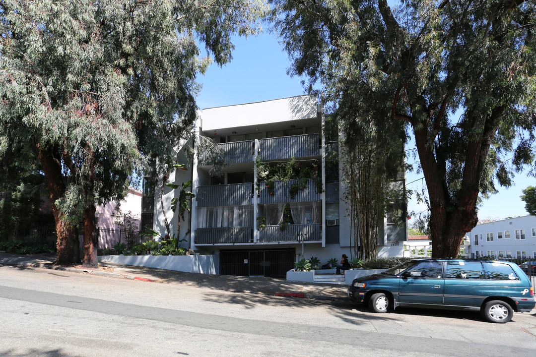 1820 El Cerrito Pl in Los Angeles, CA - Building Photo