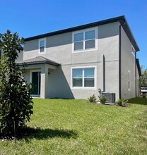 2966 Autumn Rock Dr in Zephyrhills, FL - Building Photo - Building Photo