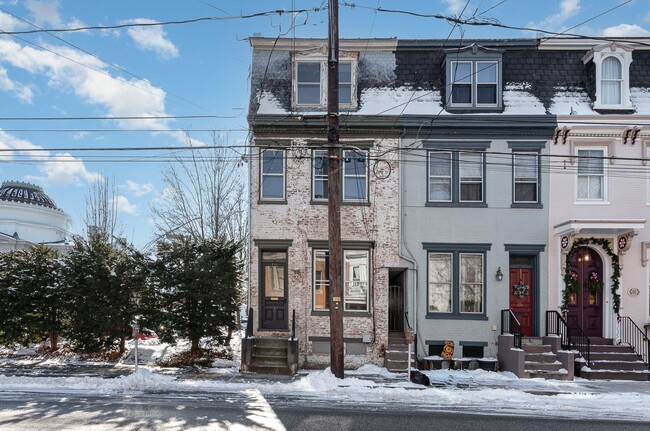 property at 128 W Louther St