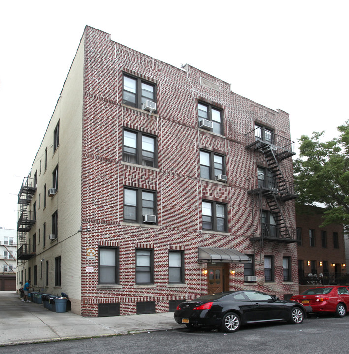 1719 67th St in Brooklyn, NY - Foto de edificio