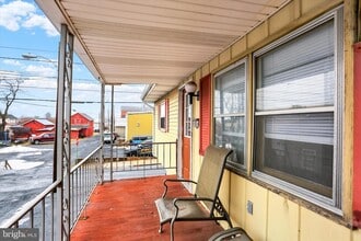 105 W Main St in Palmyra, PA - Building Photo - Building Photo