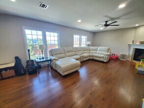 467 Somerville Ave, Unit 2 in Somerville, MA - Foto de edificio - Building Photo