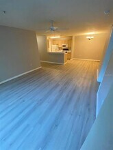 5455 Vineland Rd, Unit 3108 in Orlando, FL - Foto de edificio - Building Photo