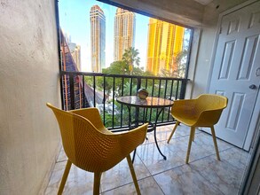 201 178th Dr in Sunny Isles Beach, FL - Foto de edificio - Building Photo