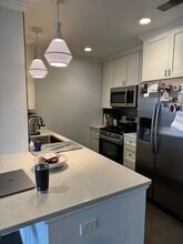 728 E Broadway, Unit 306 in Boston, MA - Building Photo - Building Photo