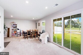 105 Burkwood Ter in White Post, VA - Building Photo - Building Photo