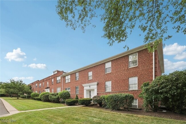 3279 Warrensville Center Rd, Unit 3 A in Shaker Heights, OH - Building Photo - Building Photo