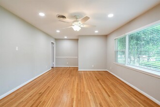 1120 Anderson St in Bellaire, TX - Building Photo - Building Photo