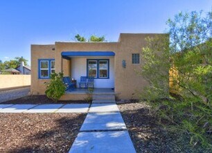 414 Vassar Dr SE in Albuquerque, NM - Foto de edificio - Building Photo