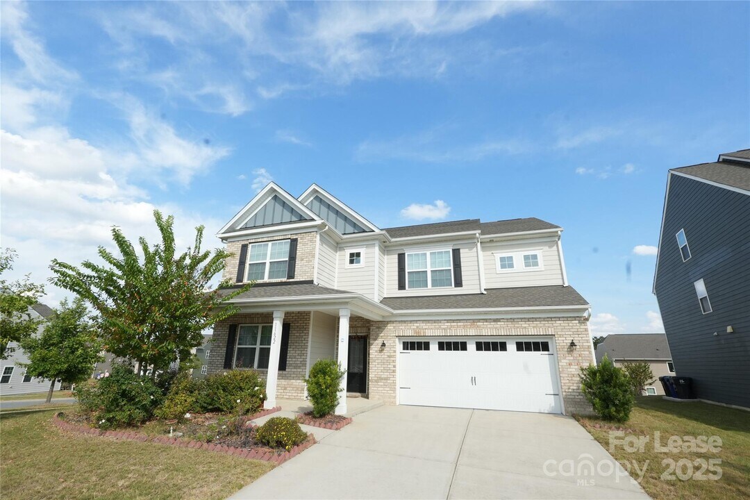 11622 Gilroy Ln in Huntersville, NC - Building Photo
