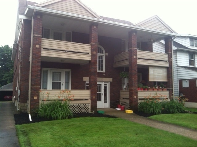 property at 205 E Broadway Ave