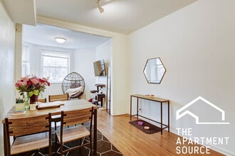 2720 W Logan Blvd, Unit GDN in Chicago, IL - Building Photo - Building Photo