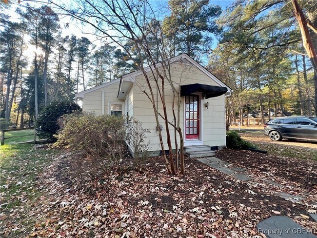 645 Rappahannock Dr in White Stone, VA - Building Photo - Building Photo