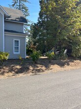 325 NW Pine St in Canyonville, OR - Building Photo - Building Photo