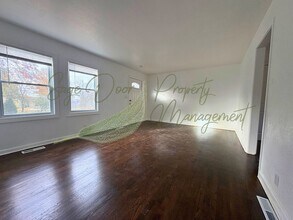 11316 East 40th St S in Independence, MO - Building Photo - Building Photo