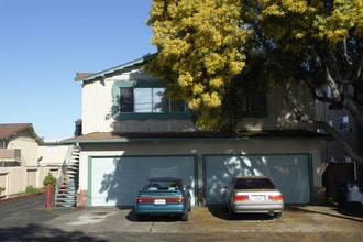 432 Berry Ave in Hayward, CA - Building Photo - Building Photo