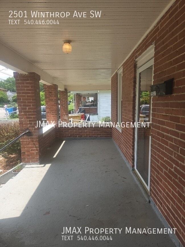 2501 Winthrop Ave SW in Roanoke, VA - Building Photo - Building Photo