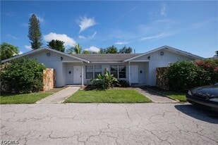 257 Cape Coral Pkwy E in Cape Coral, FL - Building Photo