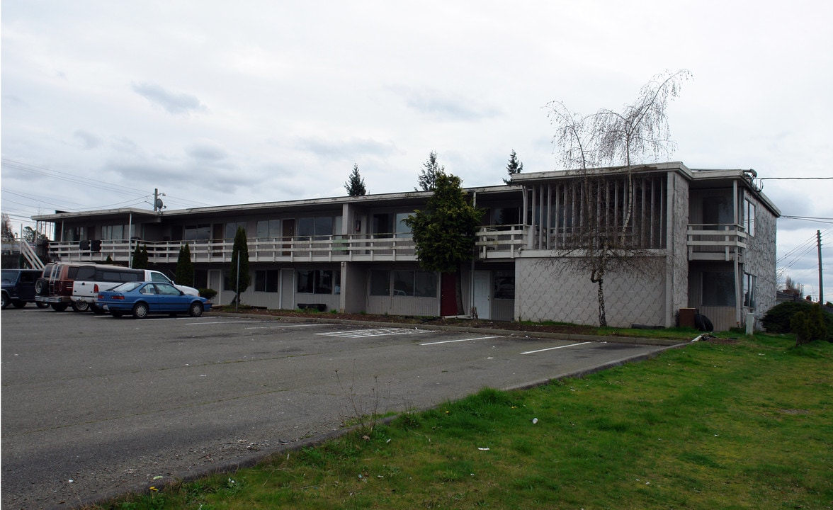 Coronet Apartments in Tacoma, WA - Foto de edificio