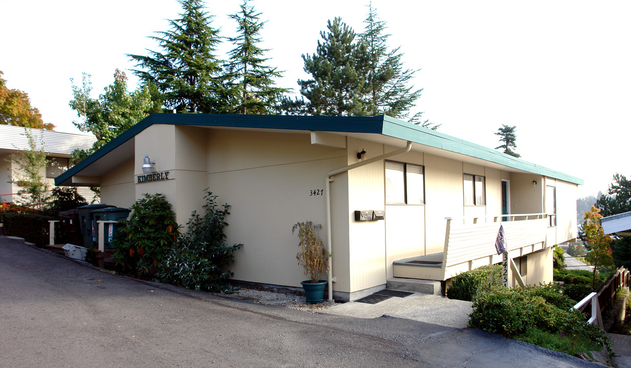 Kimberly Apartments in Seattle, WA - Building Photo