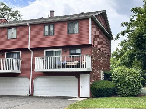 74 Churchill Dr in Newington, CT - Building Photo