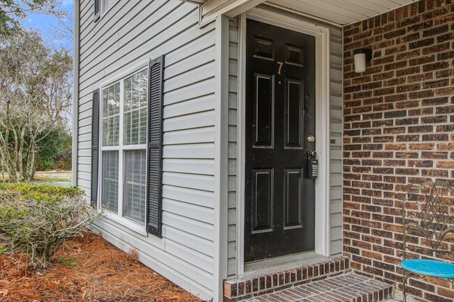 2494 Etiwan Ave in Charleston, SC - Building Photo - Building Photo