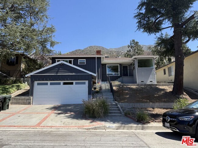 property at 3035 Highridge Rd