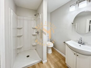 1328 N Main St in Oshkosh, WI - Foto de edificio - Building Photo