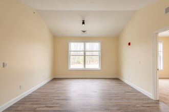 Residences at Merrimack 360 in Merrimack, NH - Foto de edificio - Interior Photo