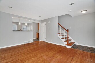 13 S Waiola Ave in La Grange, IL - Building Photo - Building Photo