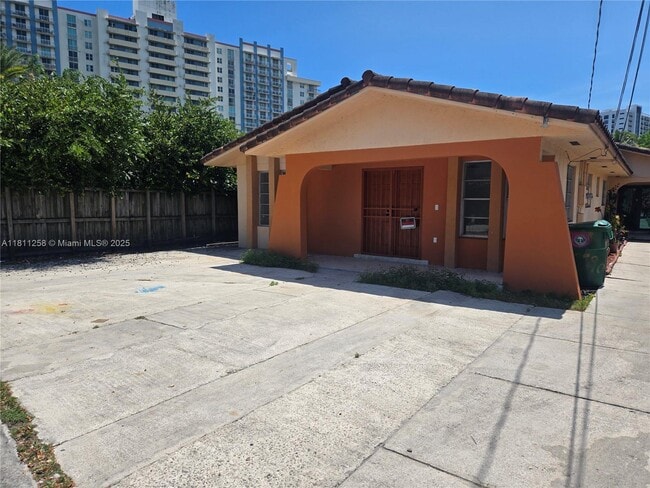 2988 SW 21st Ter in Miami, FL - Building Photo - Building Photo