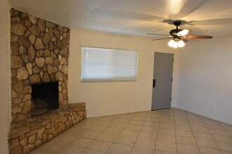 1514 W Palmer Dr., Unit 2 in Phoenix, AZ - Building Photo - Building Photo