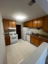 584 Williamsburg Ct in Wheeling, IL - Building Photo - Building Photo