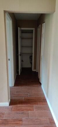 605 N Wolf Rd photo'