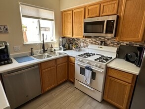 753 Spotted Eagle St in Henderson, NV - Building Photo - Building Photo