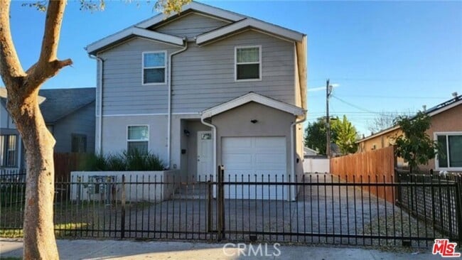 property at 154 E 84th Pl