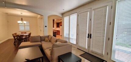 2043 Catalina Dr in Davis, CA - Building Photo - Building Photo