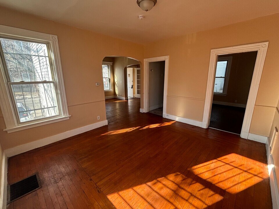 37 Hotchkiss St in New Haven, CT - Building Photo