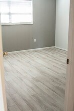 4210 Ironwood Cir, Unit 106J in Bradenton, FL - Building Photo - Building Photo