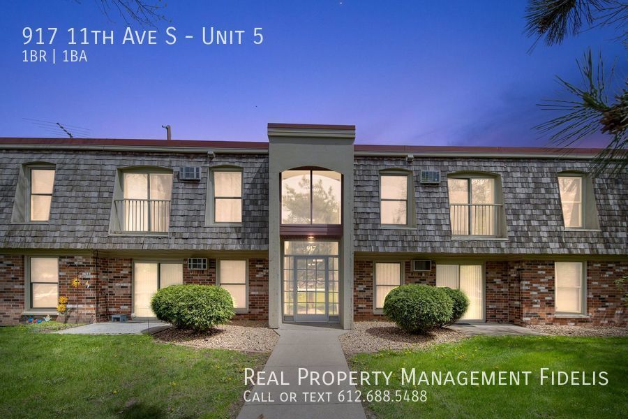 917 11th Ave S-Unit -Unit 5 in Hopkins, MN - Building Photo