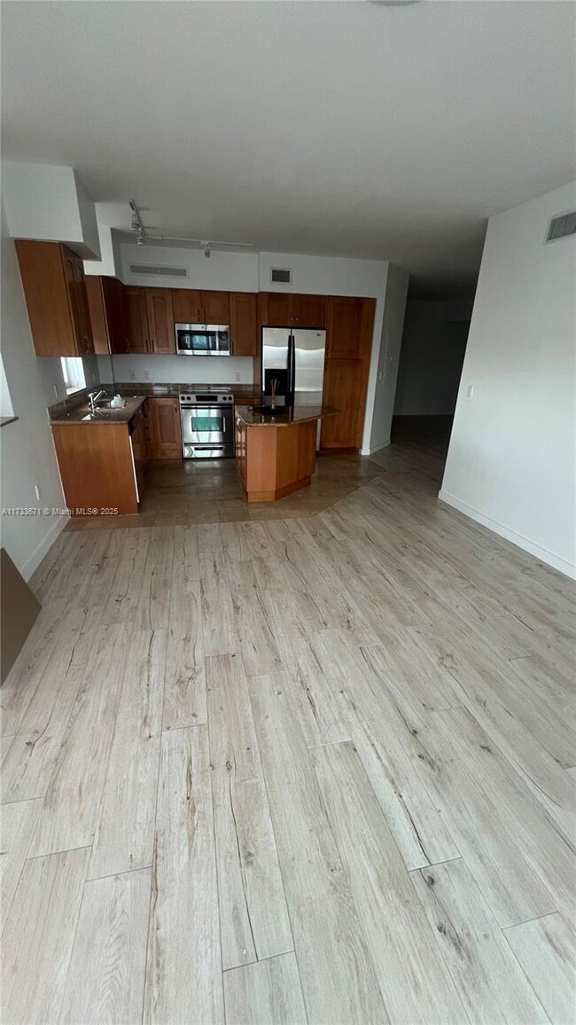 1745 E Hallandale Beach Blvd in Hallandale Beach, FL - Building Photo - Building Photo