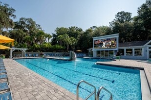 Gainesville Place in Gainesville, FL - Building Photo